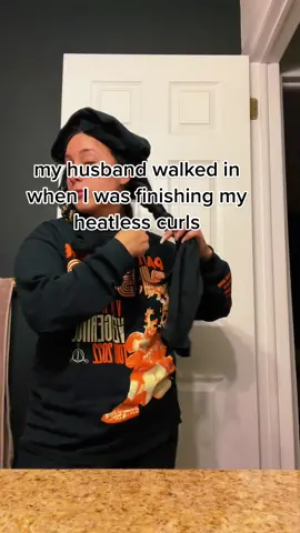 If he doesnt love you with leggings in your hair hes not the one ✋🏼#voicechanger #couplestiktok  #husbandwife #heatlesscurls #couple 