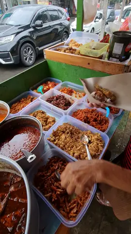 Nasi Uduk Betawi Pinggir Jalan #JoydayBerlapisSerunya #warisanbudaya #warisanleluhur #warisan #makananenakjakarta #makananenak #makanan #makananindonesia #makananpinggirjalan #indonesianstreetfoodlovers #indonesianstreetfood #2022 #makananbattle #makananunik #makanananeh #sarapan #sarapanpagi #sarapansehat #sarapansimple #nasiuduk #nasiuduksemurjengkol #nasiudukjakarta #nasiudukbetawi #nasiudukkotaintan 