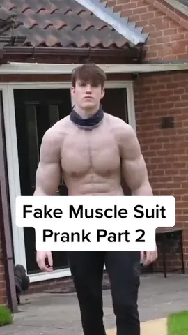 Fake Muscle Suit Prank Part 2!! #gym #GymTok #gymtiktok #Fitness #fitnesstok #musclesuit #muscle #muscles #workout #joefazer #prank #gymprank #gymcomedy #musclesuits #fakemuscles #bodybui 
