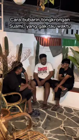 Bapak-bapak gak tau waktu😖