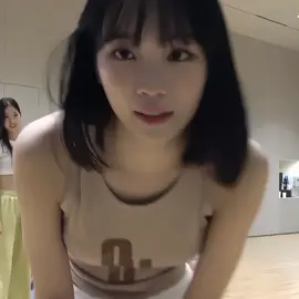 she's so pretty hello??? #izone #lesserafim #chaewon #kpop #fyp 