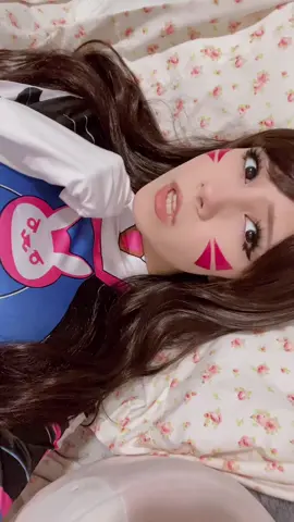 theres gna be a lott of dva posts today,, i made as many drafts as i could with this cosplay on🥹💕 #dva #overwatch #cosplay #dvacosplay 