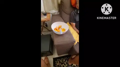 ALZHEIMER PAI COMENDO MAMÃO COM MEL 