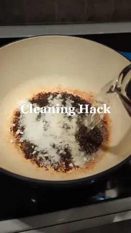 Baking soda is amazing!! 🤍 #cleaninghacks #cleaninghack #hacks #LifeHack #bakingsoda #CleanTok #howtoclean #CapCut 