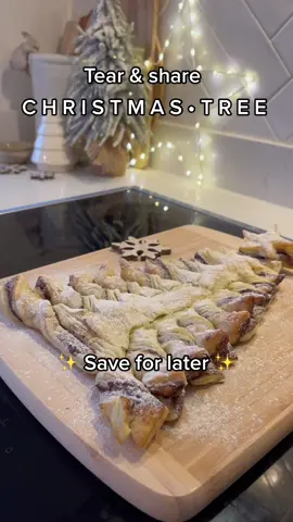 The perfect extra dessert for Xmas day or ‘bring a board night’ 🎄 So easy! Jusrol and Nutella baked for 15 minutes! Remember to save if you’d like to have a go and the recipe can be found in my instagram stories 😊 link in bio ⬆️ #christmasdessertidea #christmasdesserts #christmas2022countdown #tidyhome #cleanhome #mrshinchhome #mrshinchmademedoit #homeaccount #homeaccountuk #homeaccounts #christmasideas2022 #christmasbaking #christmasbakingideas 