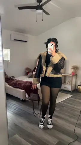 these fleece leggings are my fav  #OOTD #outfitinspo #fy #outfit #fallfashion #fallaesthetic #winterfashion #winter #fypage #fallfits #sweaterweather 