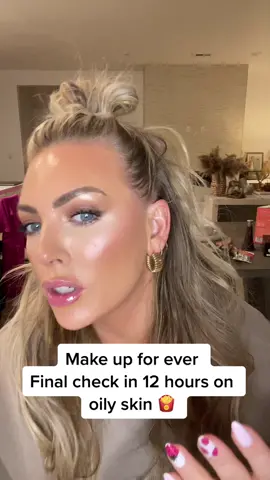 Make up for ever final check in on oily skin #oilyskin #makeupforeverhdskin #faceoftheday 