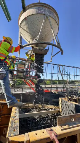 The harder I work, the luckier I get! #concrete #construction #architecture #design #building #engineering #concretedesign #civilengineering #civil #concreteconstruction #contractor #architect #concretelife #cement #steel #engineer #constructionlife #civilengineer #rebar #concreto #construccion #ingenieriacivil #contratista #concreto #diseno #machinery #maquinaria #cemento #ingenieria #proyecto 