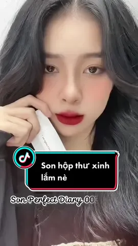 Son Perfect Diary lựa chọn tối ưu cho các quý cô. Đẹp từ vỏ đến màu son luôn ý. Các anh zai mau mau quẹo lựa cho người mình thương đi nào.#muataitiktok #kvsale #sonperfectdiary #perfectdiary 