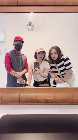 Hi 👋 it’s us. We’re the problem its us 🤣 #KL2022 #ELLEventures 