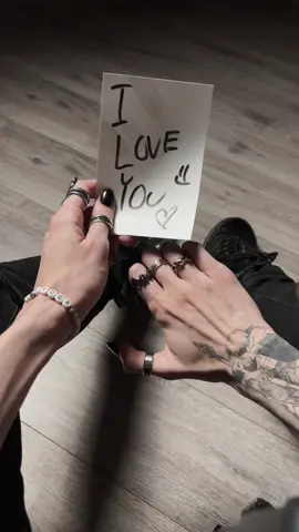 Telling you in the comments who I got that note from 🤭 #hands #onlyhands #veinyhands 