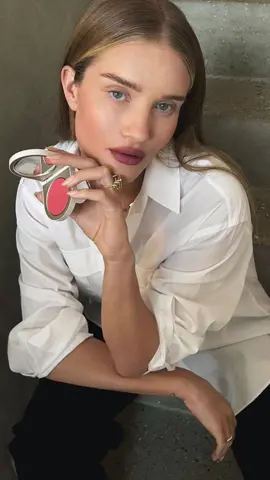 She's the real deal 🤍 #rosiehw #rosiehuntingtonwhiteley #whoishe #GlowUp #roseinc 