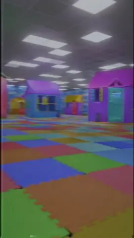 *wonderland* #dreamcore #oddlyfamiliar #backrooms #liminalspaces #weirdcore 