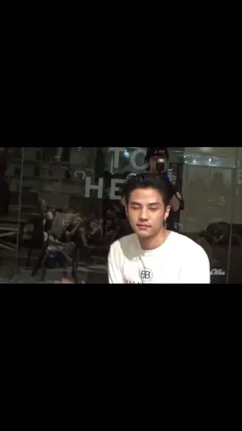 bankလေးကိုအရမ်းချစ်နေပြီ😘#ထက်ထိုင်း #ထက်ထိုင်းထနဝမ် #ကဲရို #fyp #thinkb4youdo #fyoupage #တေွးပြီးမှတင်ပါ #tiktok #foryou #ကဲဲရိုဆိုတာငါကောင်မလေး😘😏 