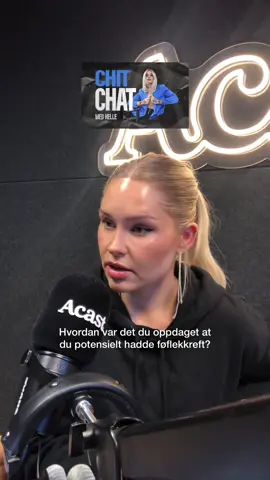 Du kan lytte til Chit Chat med Helle gratis der du hører podcast🎧❤️ - #podkastnorge #kreft #historie #influenser 