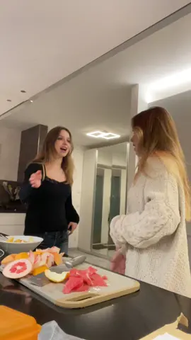 Watch her hit the high note !! #goldenhour #aliciajasmina #cover #coversong #aliciaundjasmina #jvke #sing #duo 