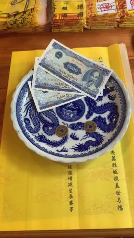 Lộc của hoàng.người của hoàng hoàng thương hoàng ban tài tiếp Lộc cho bách gia trăm họ ạ👏👏👏