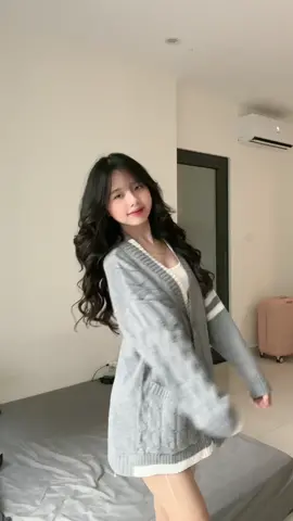 Cardigan xinh mà siu dễ bận, nên có vài chiếc trong tủ đồ nahhh 🥰🫶🏻
