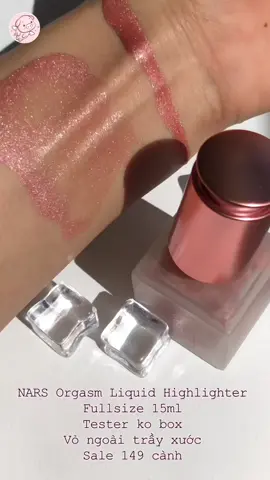 Lấp lánh lấp lánh, vừa là highlight vừa là má hồng nhũ nhá 😘😘 #asmr #awsmrvideo #asmrsounds #asmrcosmetic  #asmrskincare #asmrmakeup  #xuhuong #lamdep #skincare #myphamchinhhang #myphamcandate #thanhlymypham #haineoshop 