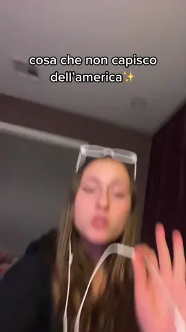 ci sono tante altre cose che non capisco🥸 my spanish host sister is turning in an Italian girl🥹 #AEHolidayCard #AmazonSavingSpree #exchangestudents #exchangestudent #annoallestero #exchangeyear #vitadaexchangestudent #hostsister #viral 