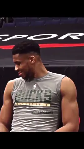Again Giannis 🫠 #NBA #basketball #fyp #foryoupage #giannisantetokounmpo 