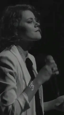 Vasijas Rotas (Sublime Gracia) - Hillsong Worship #cristianostiktok #adoracion #alabanzas #musicacristiana #musicacristiana #parati 