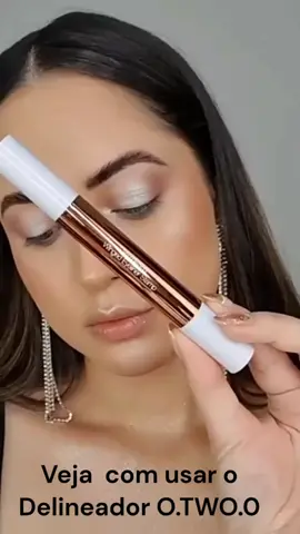 Delineador carimbo 2 em 1, fácil de aplicar. Garanta já o seu. Link na bio.  #delineadores #delineador #delineadorcarimbo #modafeminina #beleza #mulher #maquiagem #evoqueprata #momento #2022tiktok #brasil #futbol #modelo #compra #comprar 