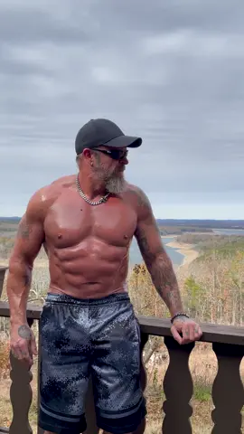 Listen #dad  #dadjokes  #joke  #jokes  #viral  #fyp  #blowthisup  #sunday  #shirtlessguy  #petsmart