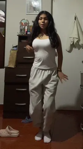 Se me ocurrió el baile en un restaurante JAJAJAJAJAJAJA #fypシ゚viral #fypage #fypage #fypage #paratii #xyzbca #fypage #fyp #greenscreen 