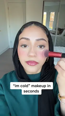 blush and white eyeliner🤞🏻