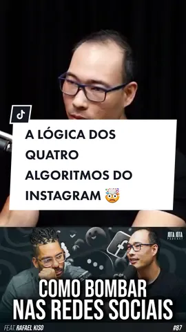 Você sabia que são 4 algoritmos no Instagram?  Cada um rege um posicionamento na plataforma. Se você entender isso, pode planejar mais adequadamente seus conteúdos usando os formatos mais condizentes com as etapas da jornada do cliente.  Eu acabei não explicando aí, mas o algoritmo do Explorar foi desenhado para ajudar os usuários a descobrirem coisas novas. Ele usa os mesmos sinais do feed e stories, mas os usa para fazer uma curadoria. O ranking é feito por engajamento, sendo que o que é mais levado em consideração nesse caso é o número de likes, salvamentos e compartilhamentos.   Em sua opinião, os reels também servem para outras etapas na jornada?  Recorte do Podcast @joel_jota   #midiassociais #gestaoderedessociais #gestaodemidiassociais #trafegopago #marketingdeconteudo #marketingdigital #dicasdeinstagram #influenciadoresdigitais 