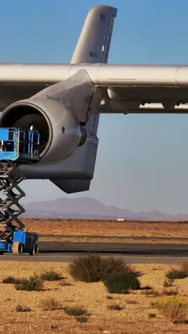 The Biggest Airplane ✈️ on Flying now  Stratolaunch aka Roc #Stratolaunch #airshow #epic #omg #super #Aviation #available #viralplanes #viral #soy #que #aydiomio