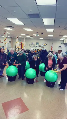 Hoping on this trend! Who doesn’t love #wilsonphillips? #seniorcitizens #catskillseniorcenter #dailydoseofgarryjamie #dailydoseofgarry #loveoneanother #beakindhuman #lovemyjob #viral #fyp #holdonchallenge 