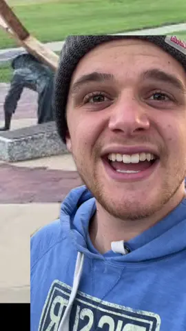 This little girl saw Jesus with the cross on the ground and helped him! She didn’t know it was a statue #jesus #christian #christiantiktok #makejesusviral #gabepoirot #greenscreen 