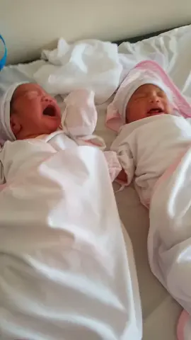 Ganap sa hospital ng kambal. lateupload Follow our TikTok page para lagi nyo pong nakikita ang daily routine ng kambal + having a toddler #cryingbaby #twinsbaby 