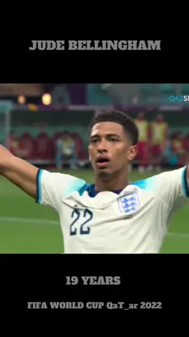 นายคนนี้เขาเล่นเก่งเกินอายุเลยอ่ะ อังกฤษของเขาดีจริงๆ ฝีมือของเเท้ ฟุตบอลโลกครั้งเเรกนัดเเรกของจู๊ดเบลลิงแฮมเฉิดฉายไปเลยสิคะ  #fifaworldcupqatar2022 #judebellingham #england #22 #19years 