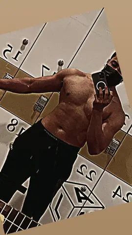 #chestworkout #physique #gymmotivation #gymbuddy #armsworkout #gym  Let’s have a good week ✌🏻