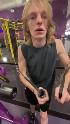 need that full range of motion (@jagernado) #gym #planetfitness #planetfitnessfails #planetfitnessgym 