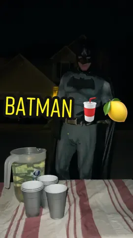 Tryin to sell at night.. but i am the night 😡 #batman 