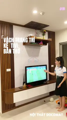 Vách trang trí lam sóng gỗ x nhựa vân đá, kệ ti vi, bàn thờ dành cho khách hàng ở chung cư | Docomat   Khi người người nhà nhà xem World Cup còn mình đi review 🤭 #docomat #noingoaithatdocomat #noithatdep #noithatchungcu #vachtrangtritivi 