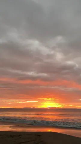 Langit dan laut saling membantu