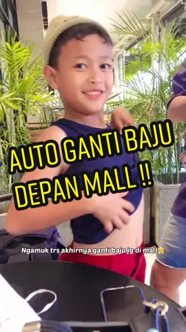 MAMPUS GUE !!! auto ganti baju depan MALL !! #komedi #tikanuradnin9 #Vlog #life #dailyvlog #tiktokshop1212megasale 