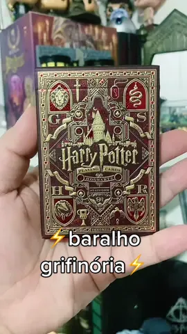 Tava de olho 👀 nesse baralho da Grifinória 🦁⚡️🪄 #harrypotter #hptiktok #potterhead ##harrypotterwizard #wizardingworld  #blackfridayhaul #griffindor #grifinoria #viralvideo #viral #foryou #foryoubrasil #fy #fypシ  