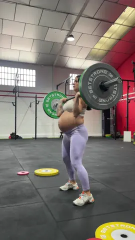 EMOM 6' 5 power clean 🏋🏽‍♀️ PROZIS% 𝑴𝑨𝑹𝑻𝑨𝑳𝑨𝑩 ‼️ #pregnant #pregnancy #activepregnancy #activelife #pregnancytiktok #pregnantworkout #activewear #Lifestyle #deportesentiktok #crossfit #crossfitmoms #mom #Fitness #gym #embarazofit #embarazo #workout #fitnessmotivation #entrenamiento #personaltrainer 