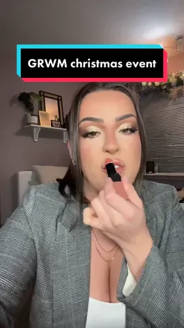 The most chaotic get ready with me you will ever see 🫠 #prevent #grwm #getreadywithme #fullfacemakeup #oilyskinmakeup #glammakeup #chaos #makeuptutorial #quickmakeup #festivemakeup #christmasevent 