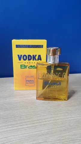 Hoje é dia de falar do Vodka Brasil (Yellow) da Paris Elysees 