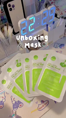 Trời mưa như bão vậy :))))) #xyzbca #xh #thanhhuyenunbox #xuhuongtiktok #fypシ #eyeplusmedia #xuhuong #mask #matnagiay 