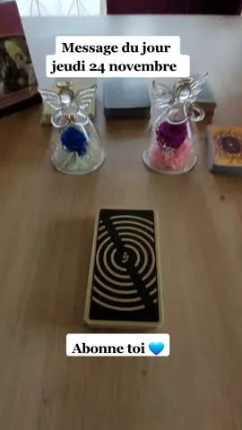 Message de ta journée . #tiragedecartes #cartomencienne🔮 #tiragedujour #voyance #pourtoi @sandrinemjel 