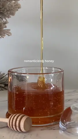 inspired by my queen @alexismarievans 🍯 #romanticizeyourlife #romanticizinglife #honey #honeyjar #aestheticlife 