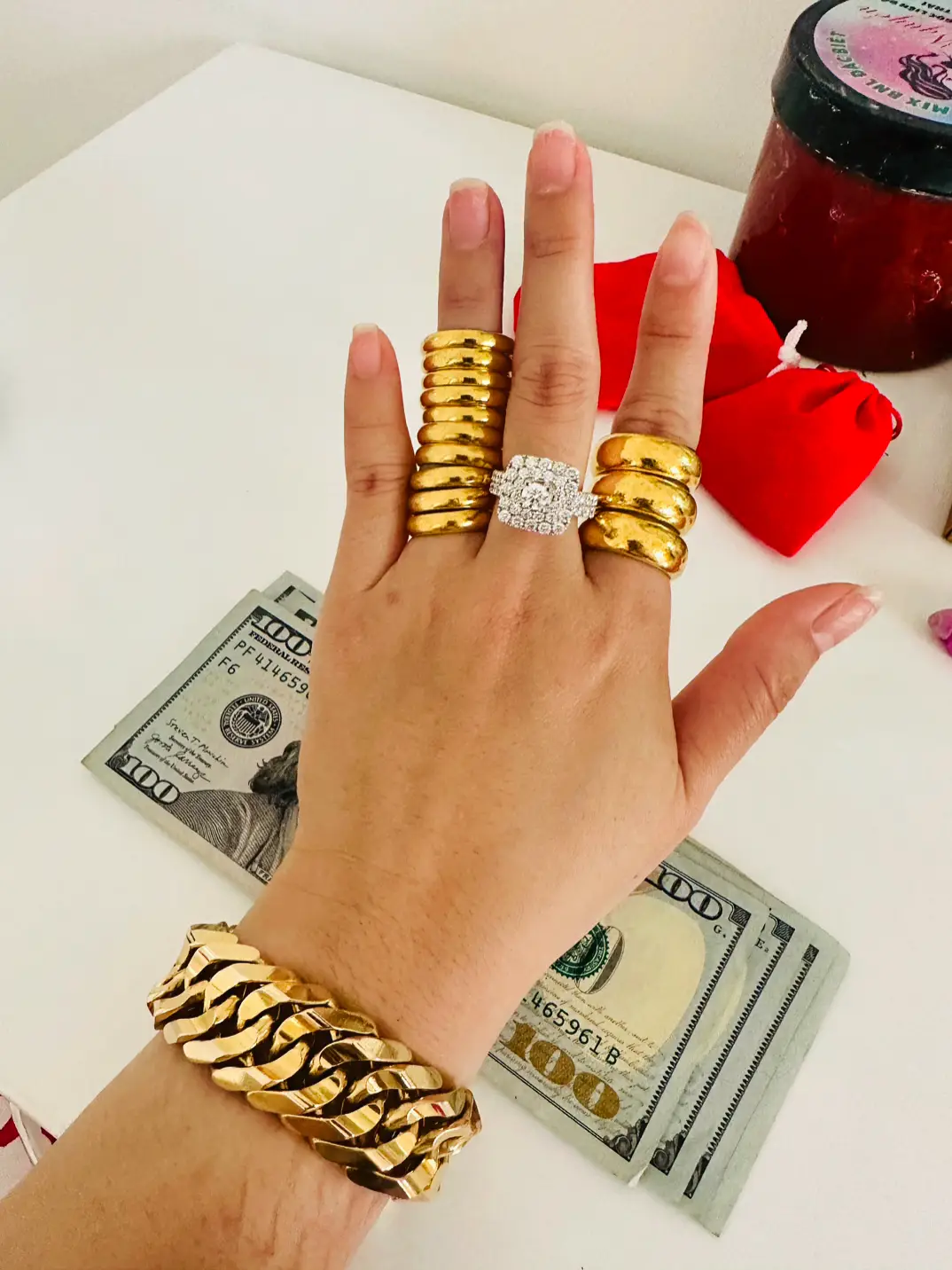 Ông trời luôn cho mỗi người 1 cơ hội , đc như ngày hôm nay cũng là 1 phép nhiệm màu , cố gắng vất vả rồi sẽ đc đền đáp 🌸